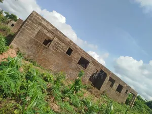 4 Bedroom Flat