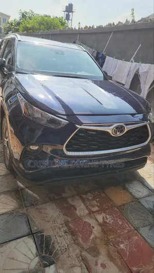 Toyota Highlander XLE AWD 2023 Blue