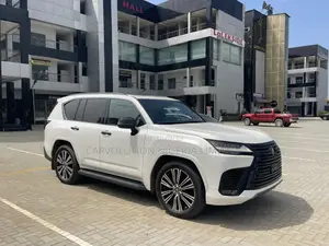 Lexus LX LX 600 2023 White