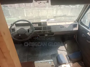 Bus 1995 White