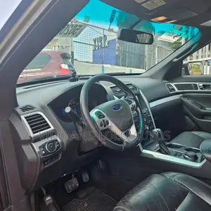 Ford Explorer XLT 4dr 4x4 (3.5L 6cyl 6A) 2013 Green