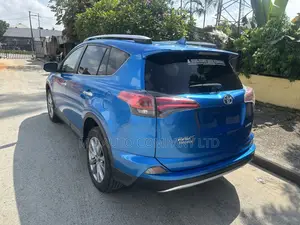 Toyota RAV4 Limited AWD (2.5L 4cyl 6A) 2016 Blue
