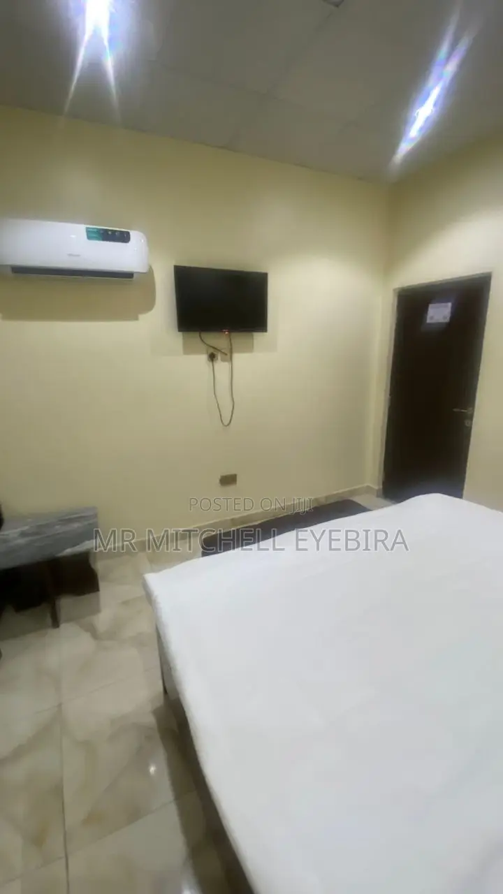 Hotel/Lodging