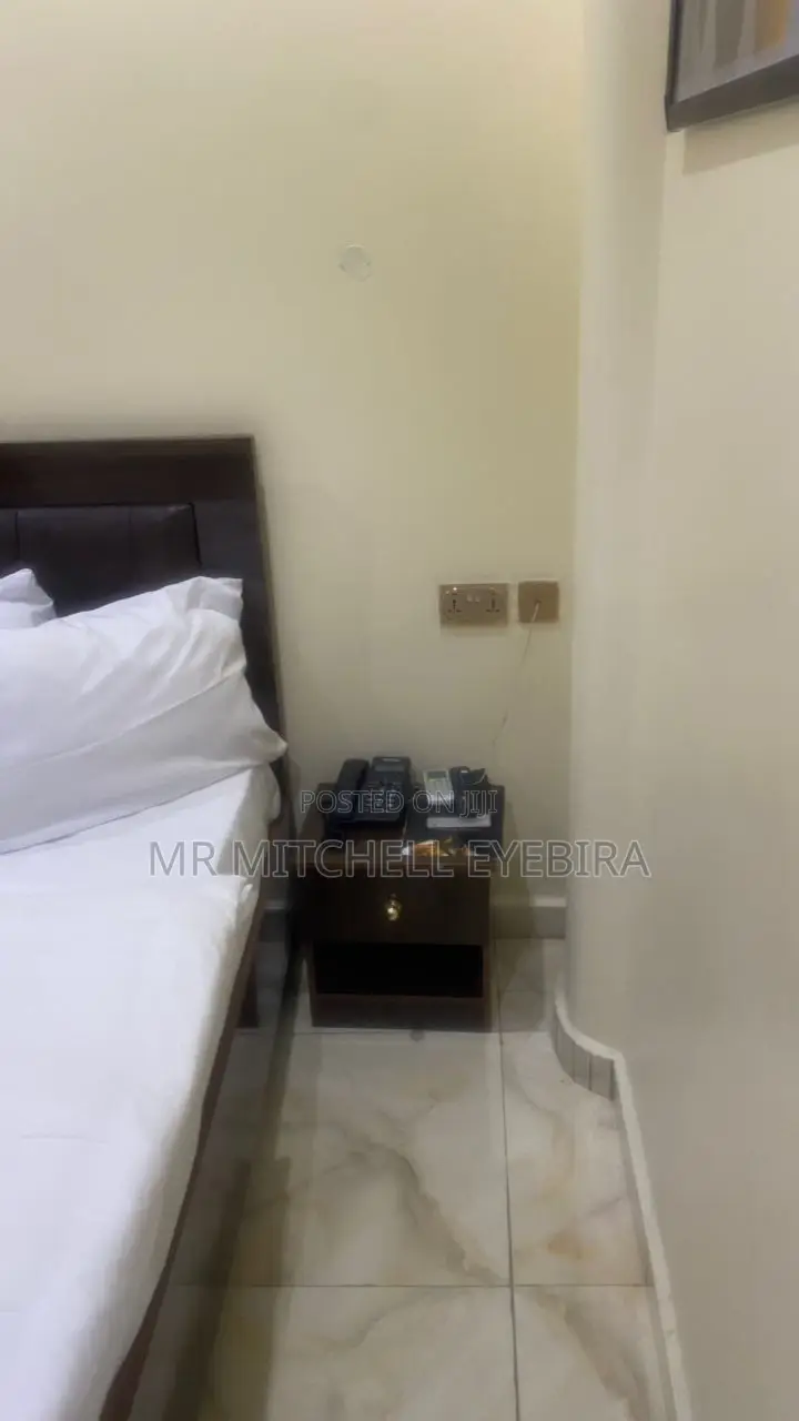 Hotel/Lodging