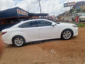 Lexus ES 2015 White