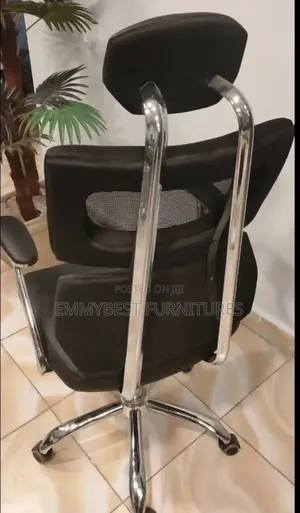Metal Swivel Office Chair.