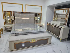 Quality Unique Design Bed With Console Mirror