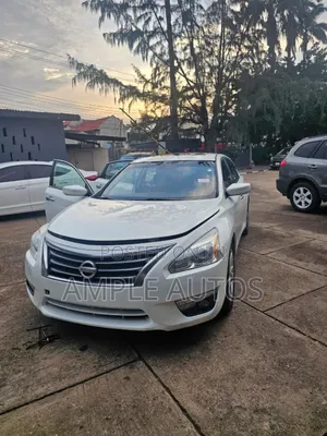 Nissan Altima 2.5 SV 4dr Sedan (2.5L 4cyl CVT) 2014 White