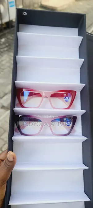 Female Cat Eye Fashionable Glasses