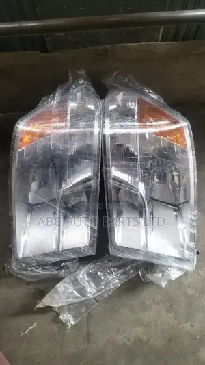 Headlight Dodge Ram 2013