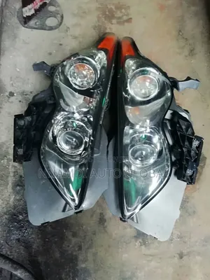 Headlamp Nissan Fx50 Set