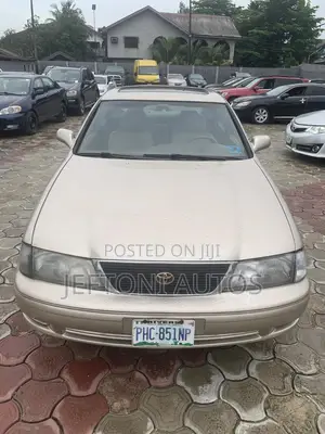 Toyota Avalon 3.0 2000 Gold