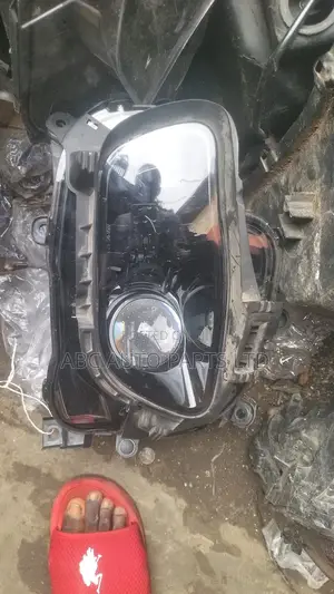 Headlight Jeep Cherokee 2016