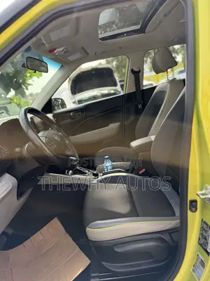 Hyundai Venue 2020 Yellow