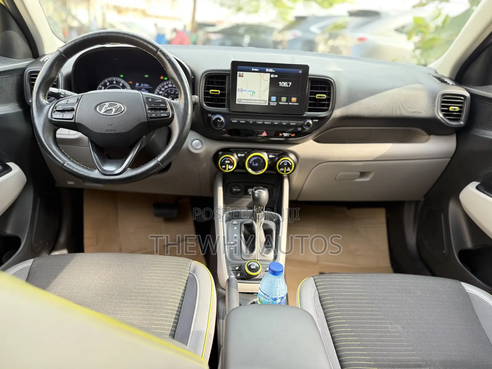 Hyundai Venue 2020 Yellow