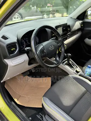 Hyundai Venue 2020 Yellow