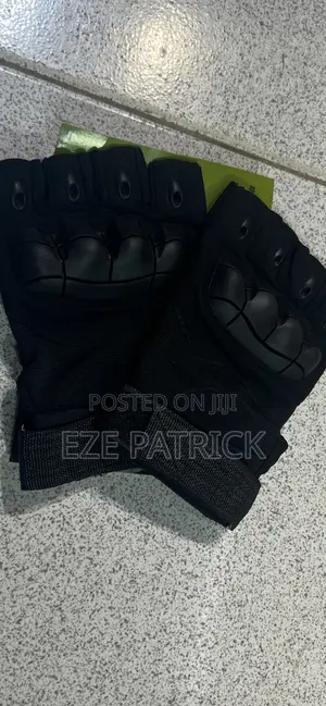Short Gloves