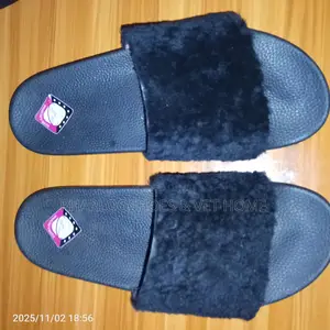 Men Black Palm Slippers