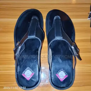 Men Black Palm Slippers