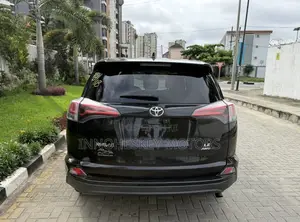 Toyota RAV4 LE AWD (2.5L 4cyl 6A) 2017 Black
