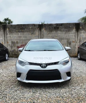 Toyota Corolla LE 4dr Sedan (1.8L 4cyl CVT) 2014 Silver