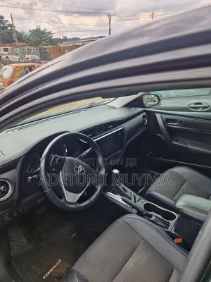 Toyota Corolla SE 4dr Sedan (1.8L 4cyl CVT) 2017 Black