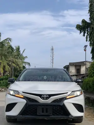 Toyota Camry XSE FWD 2020 White
