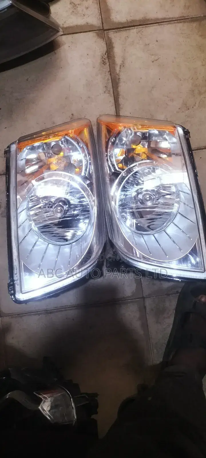 Headlight Dodge Caliber 2012