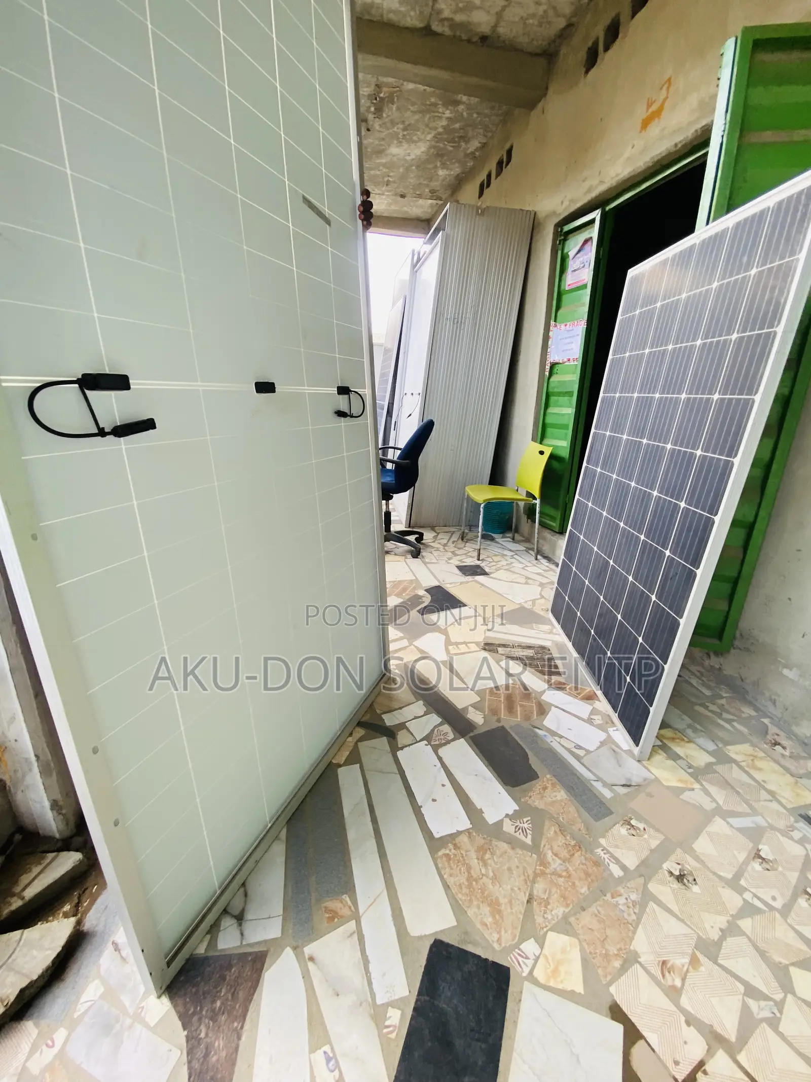 580watts 144cells High Efficiency Canadian Monocrystalline Solar Panel