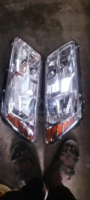 Headlight Dodge Journey 2012