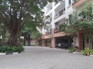 3bdrm Block of Flats in Parkview Estate for rent
