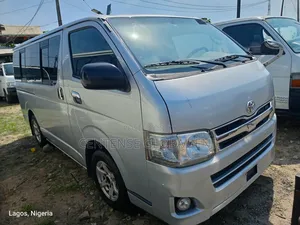 Toyota HiAce 2011 Silver