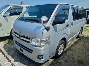 Toyota HiAce 2011 Silver