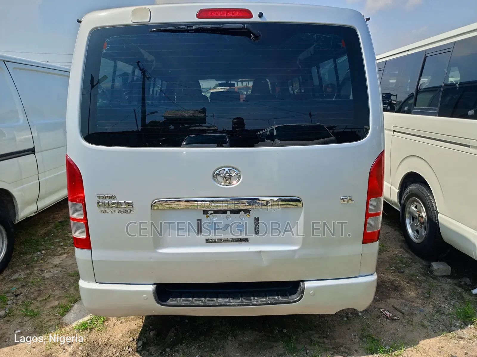 Toyota HiAce 2011 Silver