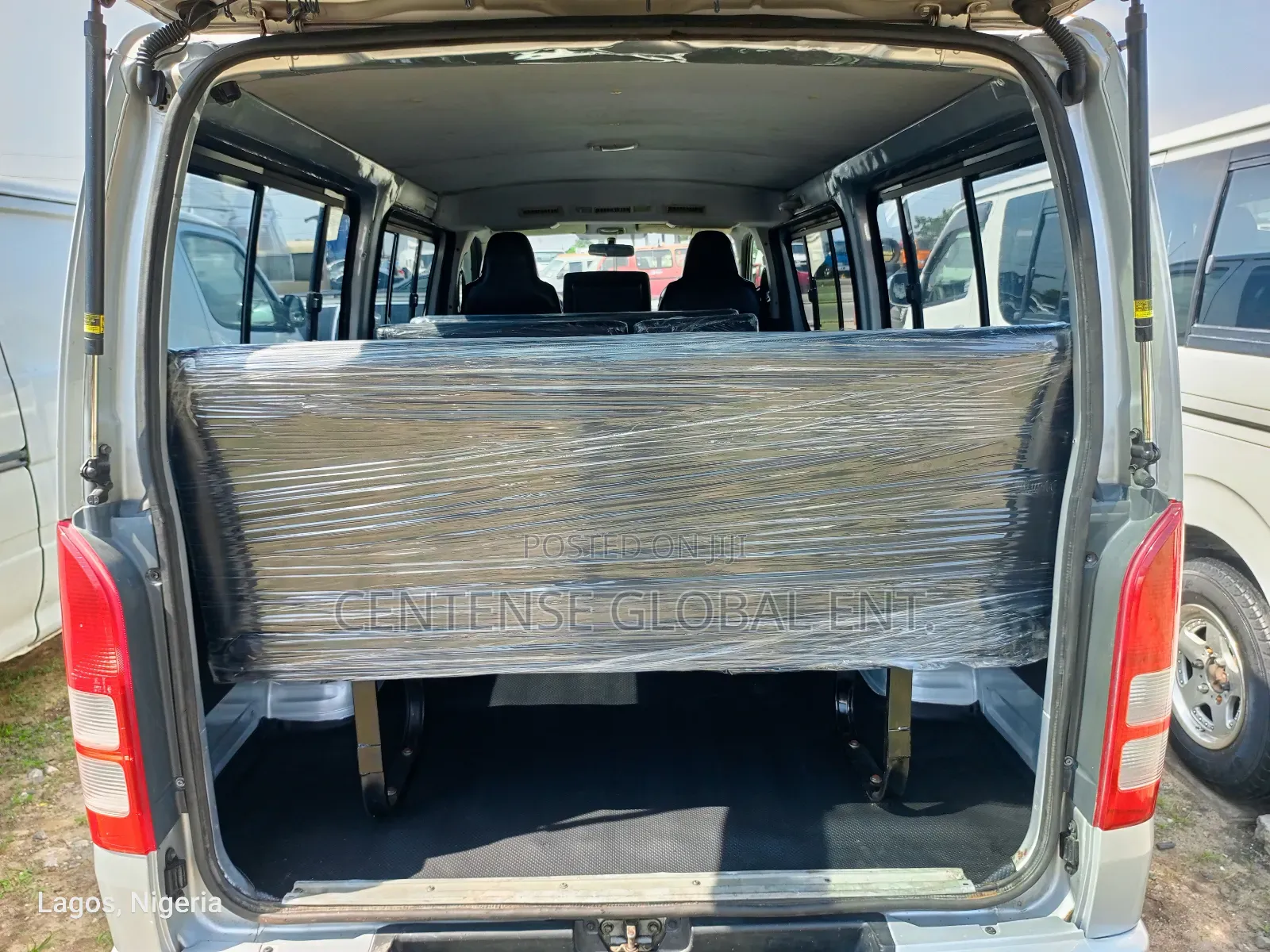 Toyota HiAce 2011 Silver