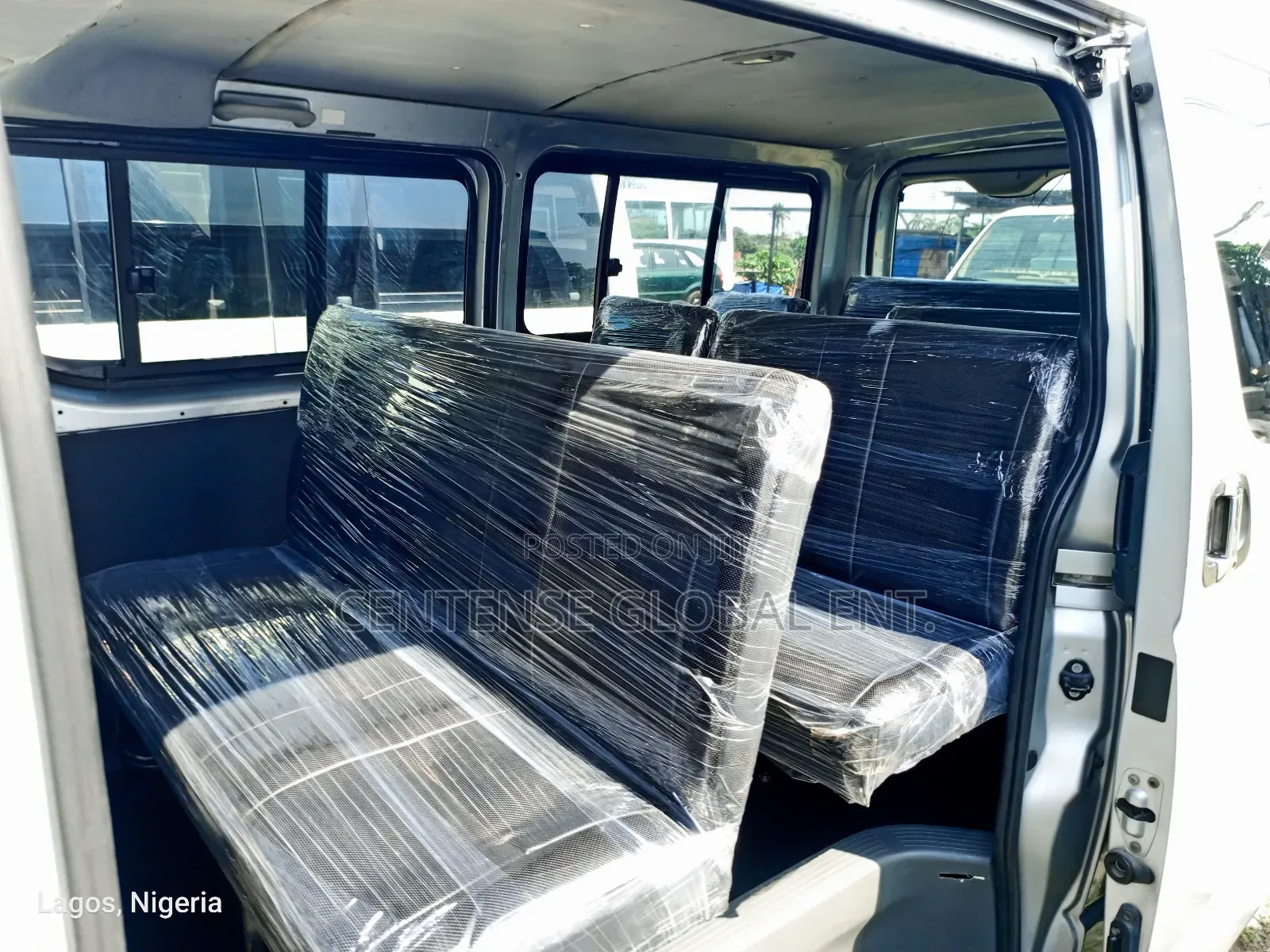 Toyota HiAce 2011 Silver