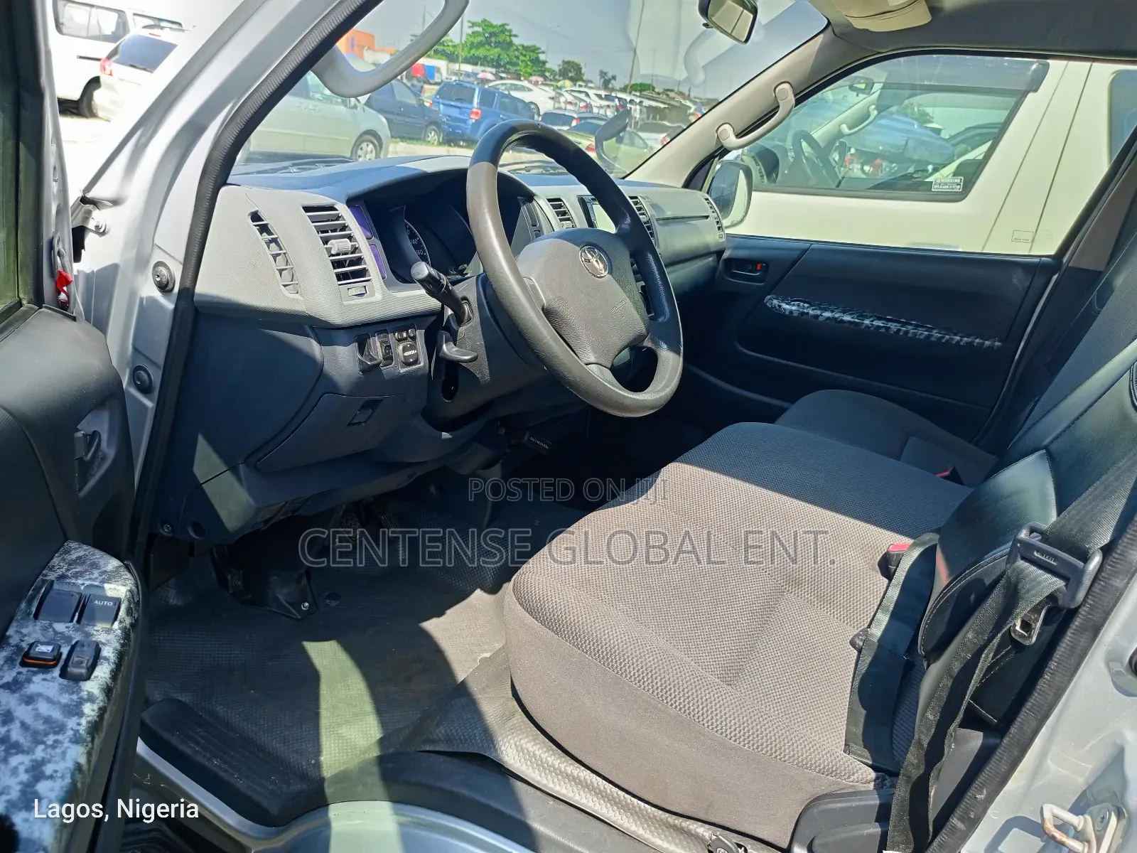 Toyota HiAce 2011 Silver