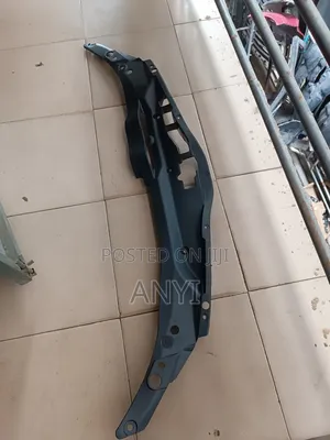 Venza Radiator Plastic