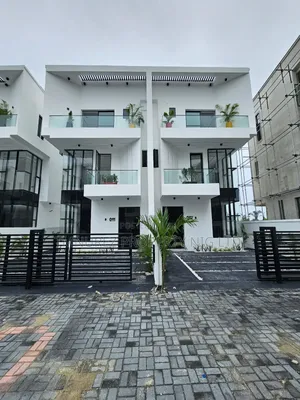 4bdrm Duplex in Orchild Estate, Chevron for sale