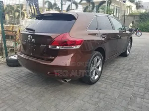 Toyota Venza XLE 4dr Wagon (3.5L 6cyl 6A) 2014 Brown
