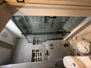 Plane Sliding Shower Cubicle With Black Accessories