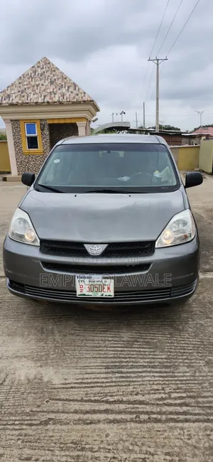 Toyota Sienna LE FWD 2006 Gray