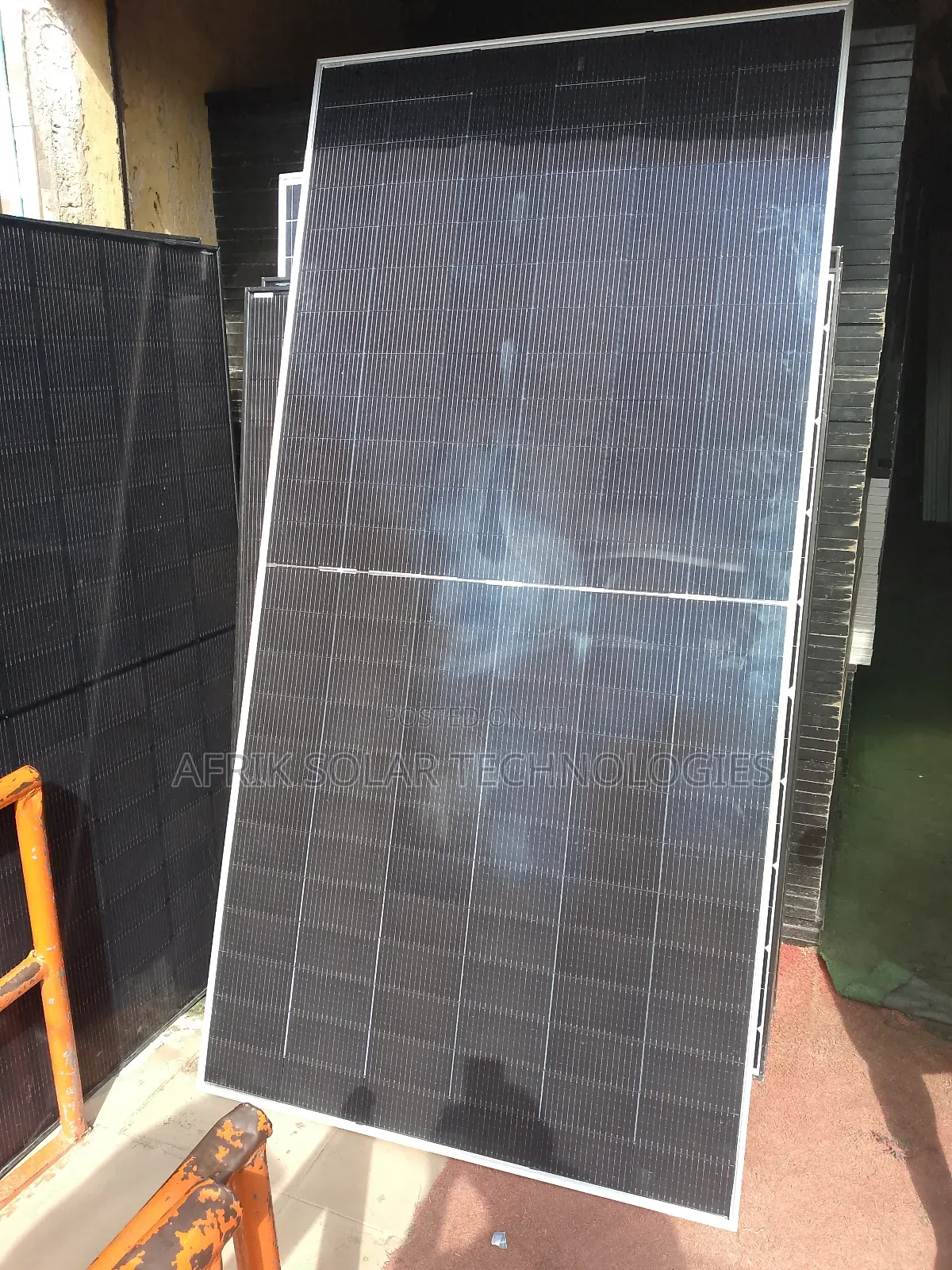 600w Jinko Bifacial Panel
