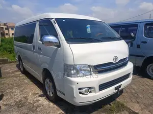 Toyota HiAce 2013 White
