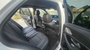 Mercedes-Benz GLE-Class 2022 White
