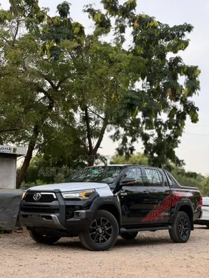 New Toyota Hilux 2025 Black