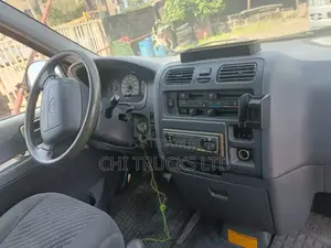 Toyota HiAce 2005 Green