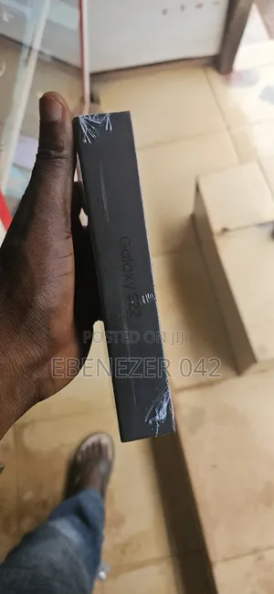 New Samsung Galaxy S22 5G 256 GB Black
