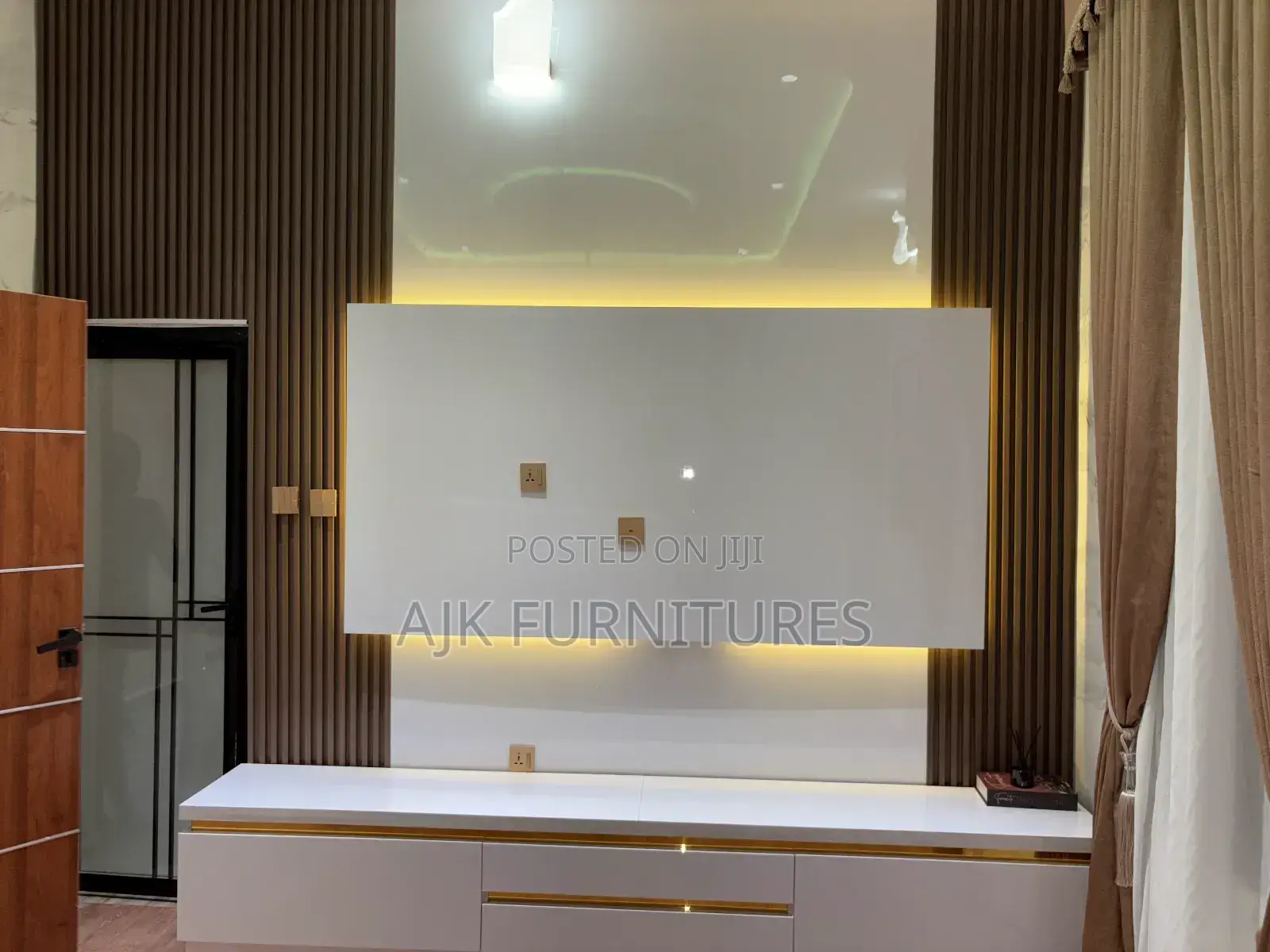 Wall Cladding T.V Unit