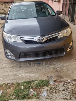 Toyota Camry LE 4dr Sedan (2.5L 4cyl 6A) 2012 Gray